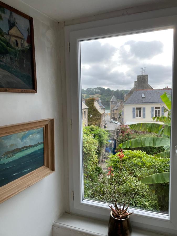 Appartement De 1634 Avec Balcon Au Sud Sur Jardin En Plein Coeur Historique Tréguier Extérieur photo